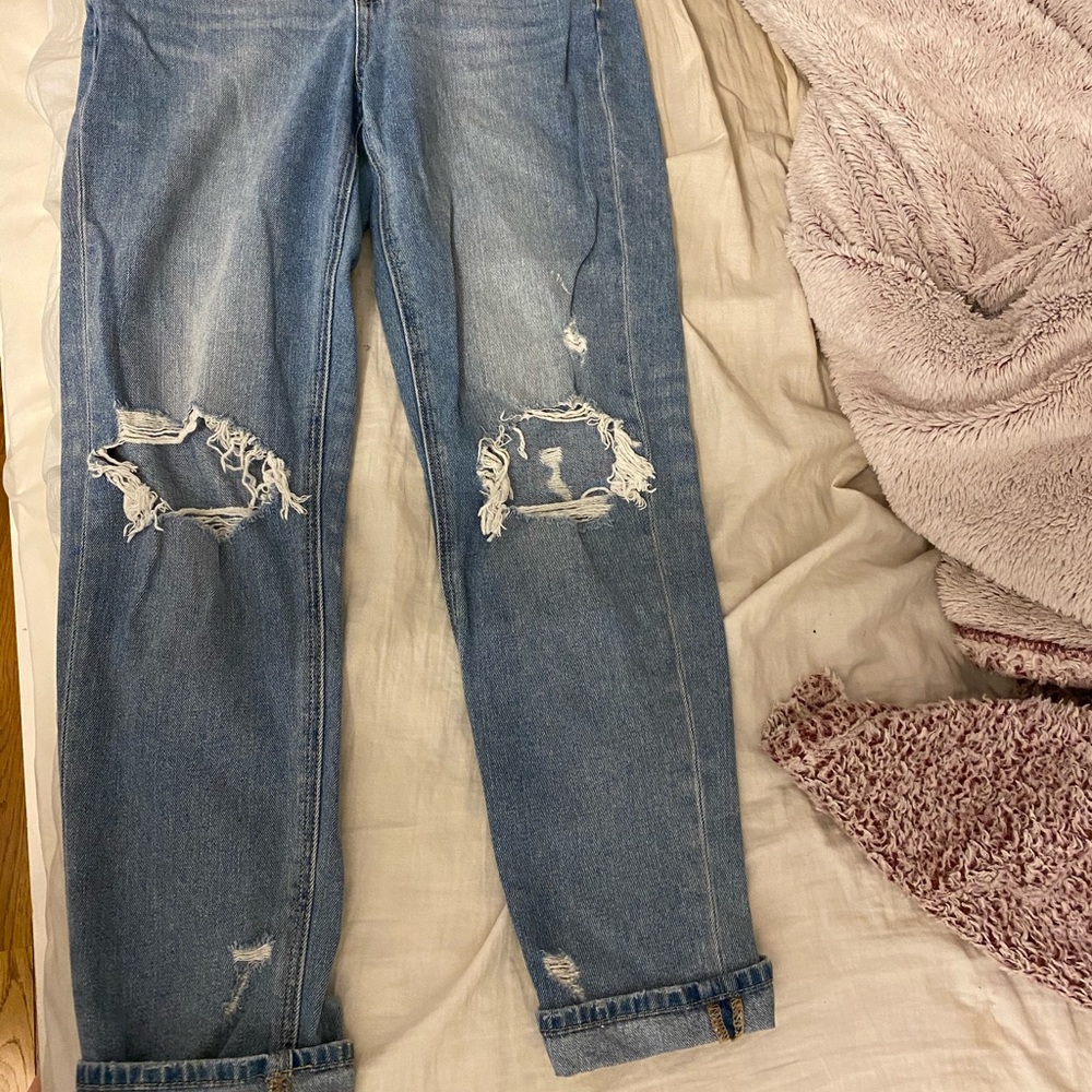 American eagle ripped jeans